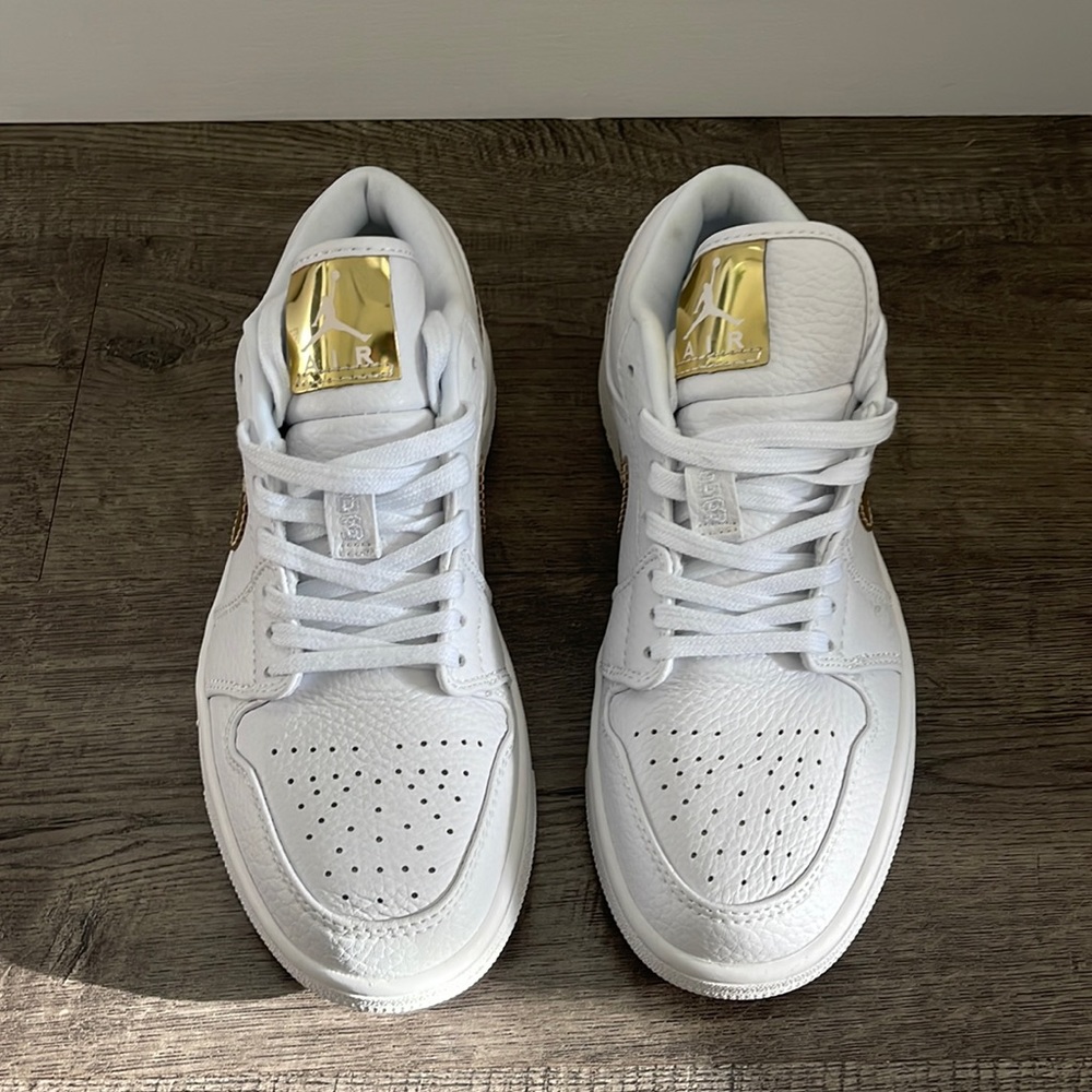 Air Jordan 1 Low White Metallic Gold